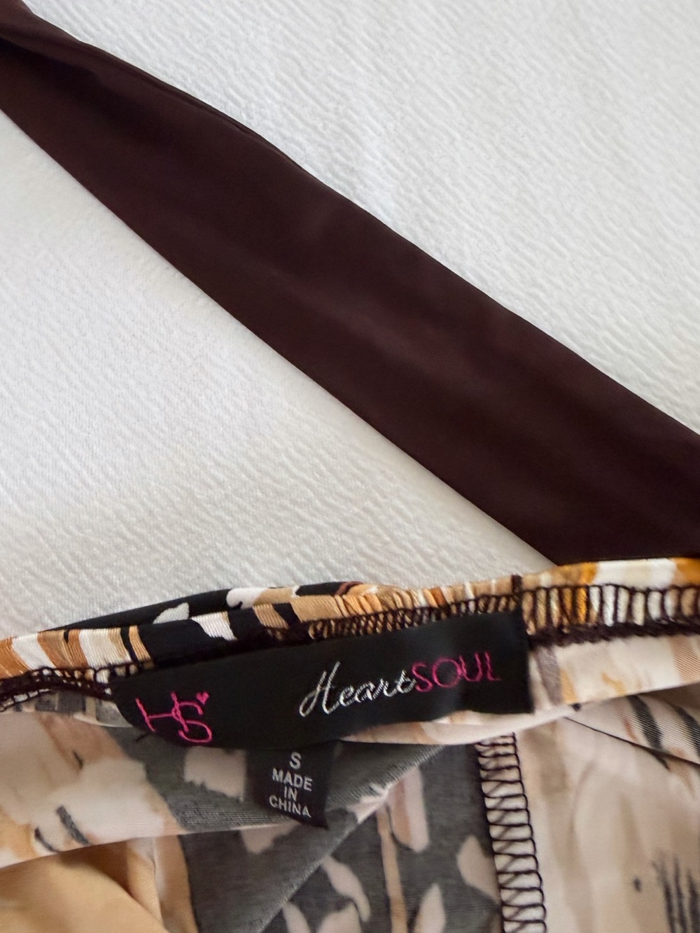 Vintage HeartSoul Halter Handkerchief Top
Abstract Animal Print Brown Gold - Picture 2 of 6